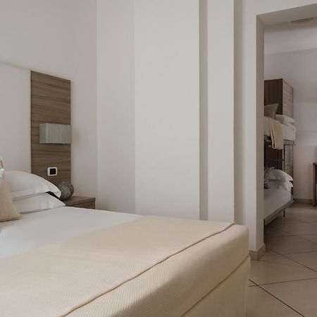 Hotel Embassy ริชโชเน ภายนอก รูปภาพ