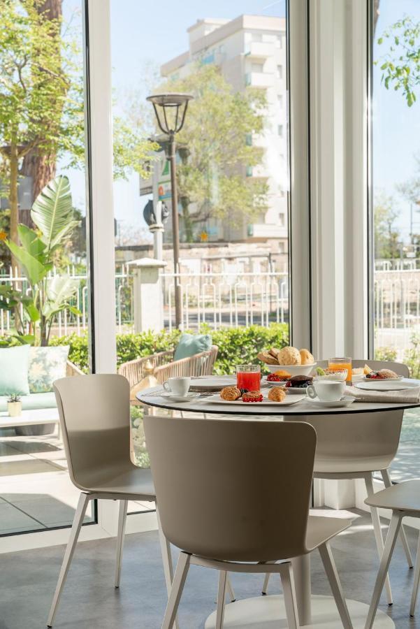 Hotel Embassy ริชโชเน ภายนอก รูปภาพ