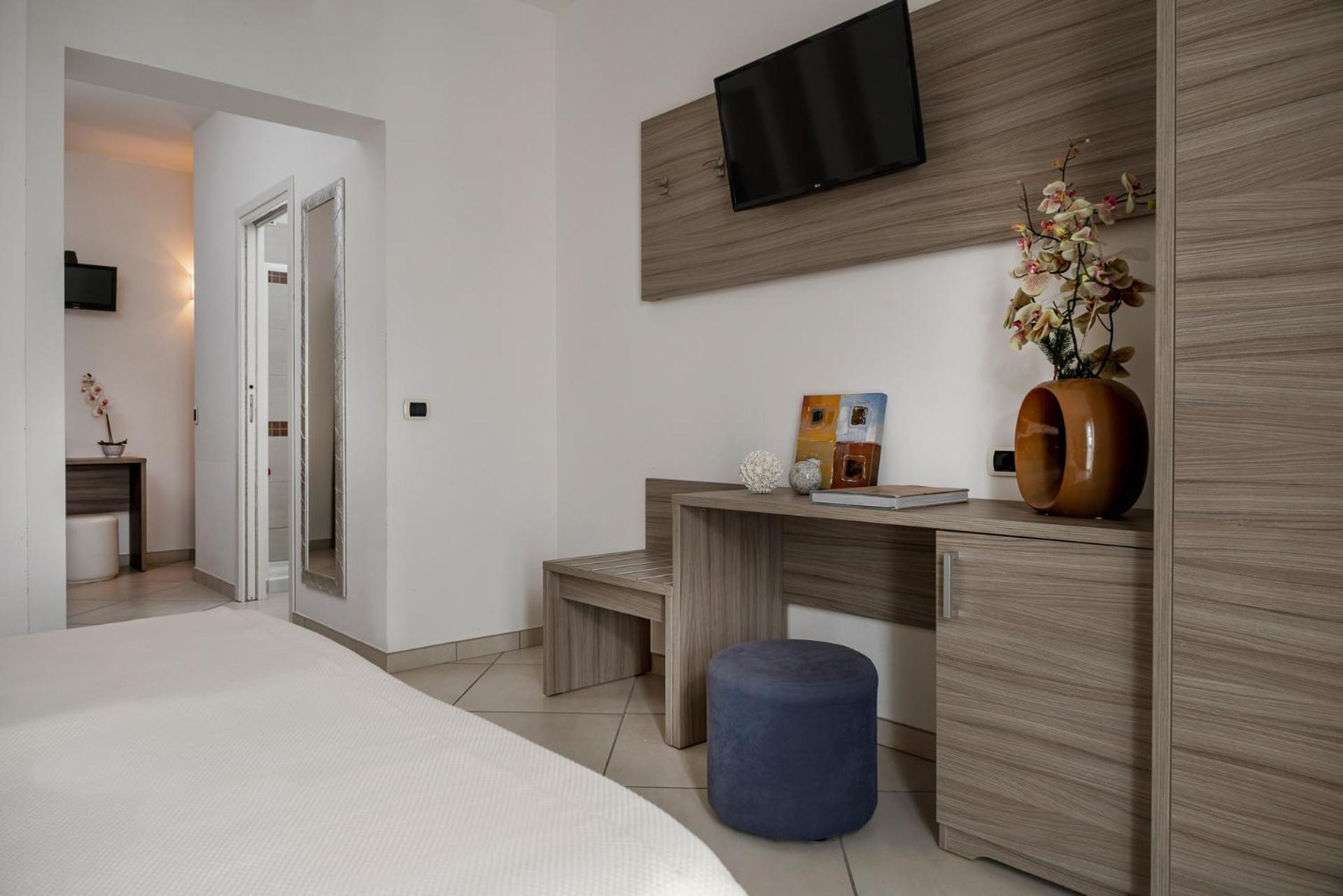 Hotel Embassy ริชโชเน ภายนอก รูปภาพ