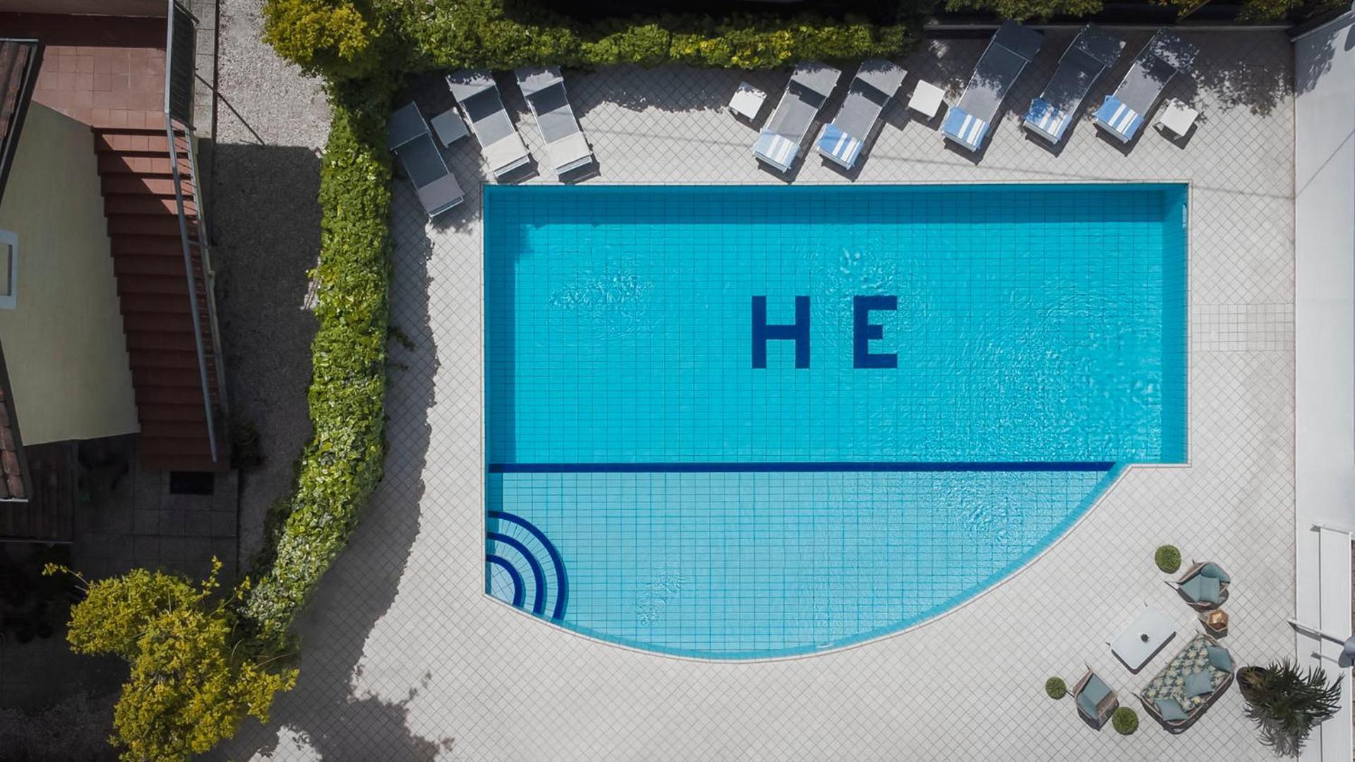 Hotel Embassy ริชโชเน ภายนอก รูปภาพ